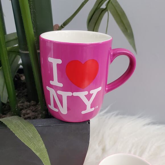 Torkia Authentic "I Love NY" Bone China Mini Mug Set - Picture 6 of 12